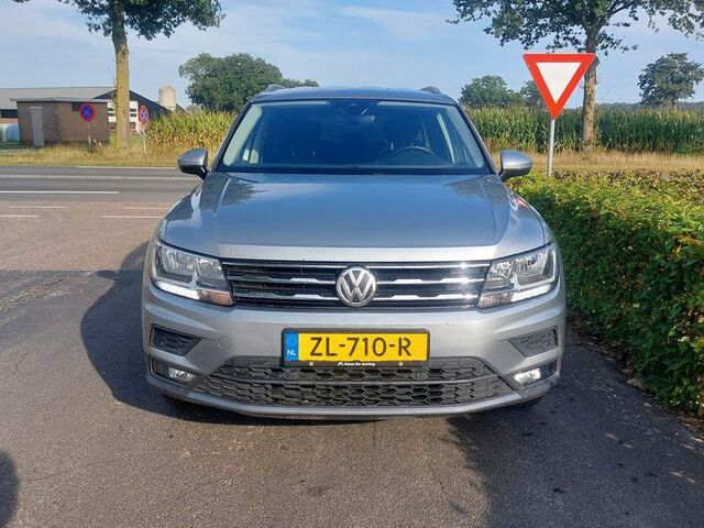 Фольксваген Tiguan Allspace 2019 в Европе на Automoto.ua Серый Фольксваген Tiguan Allspace, объемом двигателя 1.5 л и пробегом 197 тыс. км за 19619 $, фото 7 на Automoto.ua