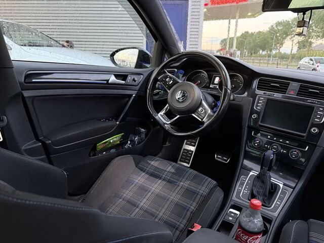 Фольксваген Гольф 2015 у Європі на Automoto.ua Сірий Фольксваген Гольф, об'ємом двигуна 1.4 л та пробігом 263 тис. км за 14424 $, фото 12 на Automoto.ua