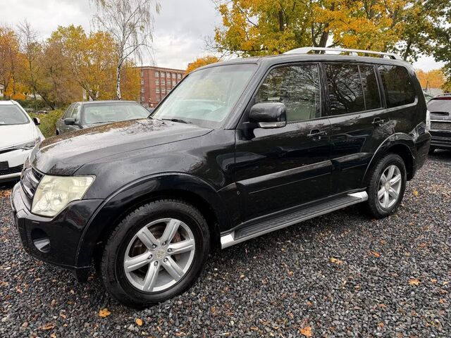 Міцубісі Паджеро 2011 у Європі на Automoto.ua Чорний Міцубісі Паджеро, об'ємом двигуна 3.2 л та пробігом 248 тис. км за 12613 $, фото 11 на Automoto.ua