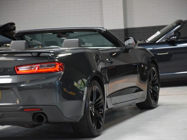 Шевроле Камаро 2019 в Европе на Automoto.ua Серый Шевроле Камаро, объемом двигателя 2 л и пробегом 81 тыс. км за 43976 $, фото 17 на Automoto.ua