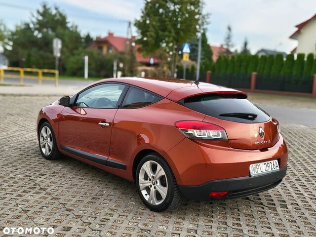 Рено Меган 2009 у Європі на Automoto.ua Рено Меган, об'ємом двигуна 1 л та пробігом 211 тис. км за 4819 $, фото 3 на Automoto.ua