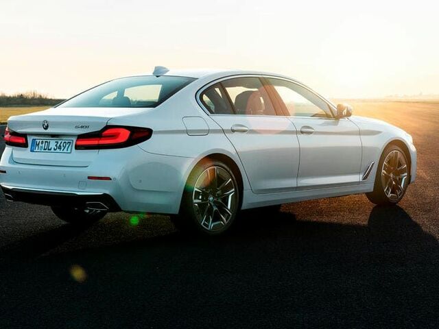 BMW 5 Series 2023 параметри Дізнатись параметри автомобіля BMW 5 Series 2023