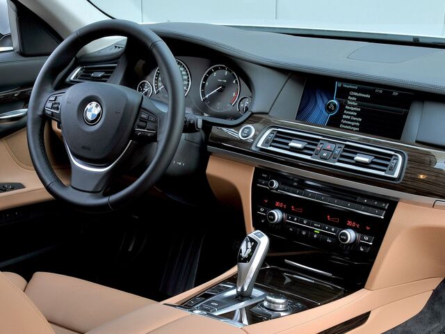 БМВ 7 Серія, Седан 2011 - н.в. (F01) 740d xDrive