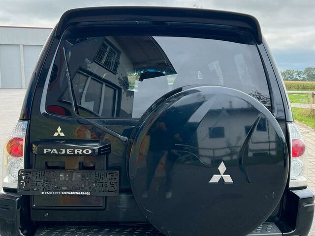 Міцубісі Паджеро 2006 у Європі на Automoto.ua Чорний Міцубісі Паджеро, об'ємом двигуна 0 л та пробігом 215 тис. км за 4199 $, фото 5 на Automoto.ua