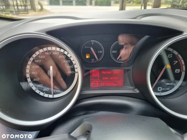 Альфа Ромео Giulietta 2012 у Європі на Automoto.ua Білий Альфа Ромео Giulietta, об'ємом двигуна 1 л та пробігом 197 тис. км за 6901 $, фото 11 на Automoto.ua