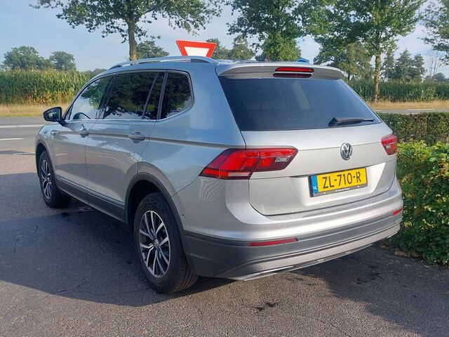 Фольксваген Tiguan Allspace 2019 в Европе на Automoto.ua Серый Фольксваген Tiguan Allspace, объемом двигателя 1.5 л и пробегом 197 тыс. км за 19619 $, фото 4 на Automoto.ua