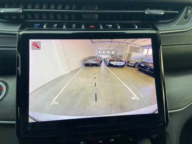 Джип Гранд Чероки 2023 в Европе на Automoto.ua Серый Джип Гранд Чероки, объемом двигателя 2 л и пробегом 29 тыс. км за 65386 $, фото 10 на Automoto.ua