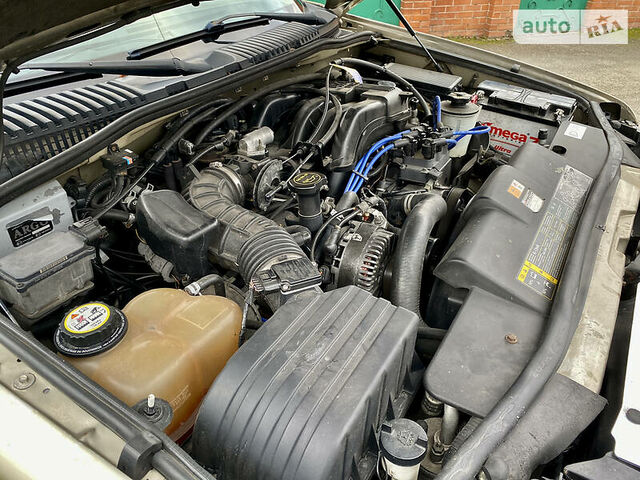 Форд Експлорер, Позашляховик / Кросовер 1995 - 2003 (U2) 4.0 V6 4WD (155 hp)
