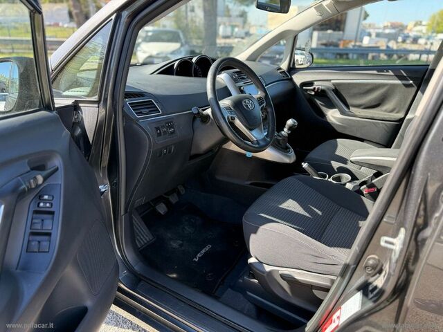 Тойота Версо 2015 у Європі на Automoto.ua Чорний Тойота Версо, об'ємом двигуна 1.6 л та пробігом 175 тис. км за 10025 $, фото 8 на Automoto.ua