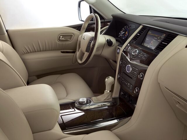 Инфинити КХ, Внедорожник / Кроссовер 2010 - н.в. 5,6 i V8 4WD (405 Hp)