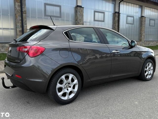 Альфа Ромео Giulietta 2012 у Європі на Automoto.ua Сірий Альфа Ромео Giulietta, об'ємом двигуна 1 л та пробігом 148 тис. км за 5691 $, фото 5 на Automoto.ua