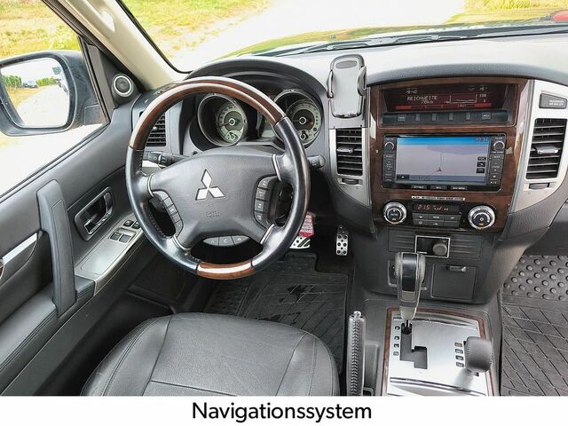 Міцубісі Паджеро 2016 у Європі на Automoto.ua Чорний Міцубісі Паджеро, об'ємом двигуна 3.2 л та пробігом 107 тис. км за 36935 $, фото 9 на Automoto.ua