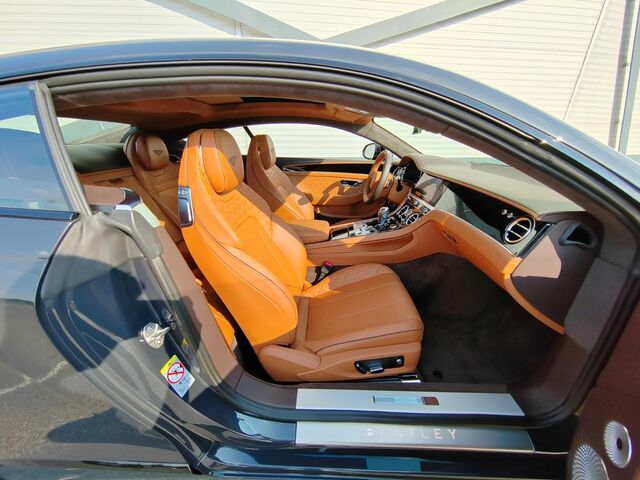 Сірий Бентлі Continental GT, об'ємом двигуна 4 л та пробігом 6 тис. км за 257508 $, фото 12 на Automoto.ua