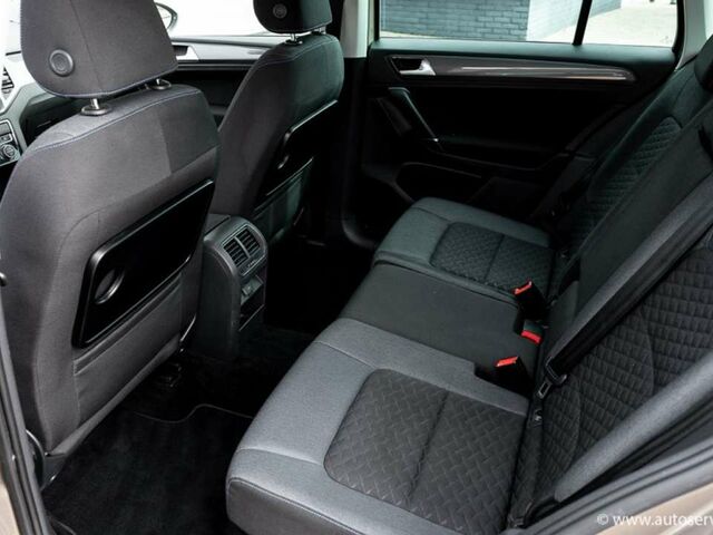 Фольксваген Гольф Спортсван 2018 в Европе на Automoto.ua Серый Фольксваген Гольф Спортсван, объемом двигателя 1 л и пробегом 62 тыс. км за 16950 $, фото 10 на Automoto.ua