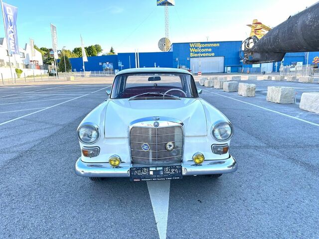 Мерседес 200 1967 в Европе на Automoto.ua Белый Мерседес 200, объемом двигателя 0 л и пробегом 137 тыс. км за 22749 $, фото 1 на Automoto.ua