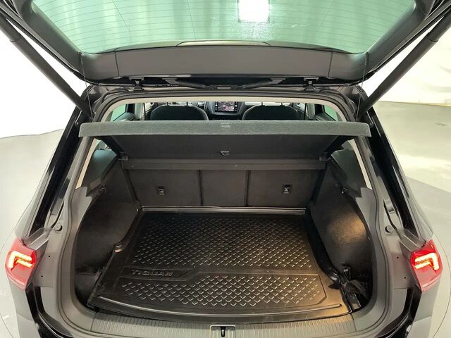 Фольксваген Тигуан 2020 в Европе на Automoto.ua Черный Фольксваген Тигуан, объемом двигателя 1.5 л и пробегом 157 тыс. км за 26151 $, фото 17 на Automoto.ua