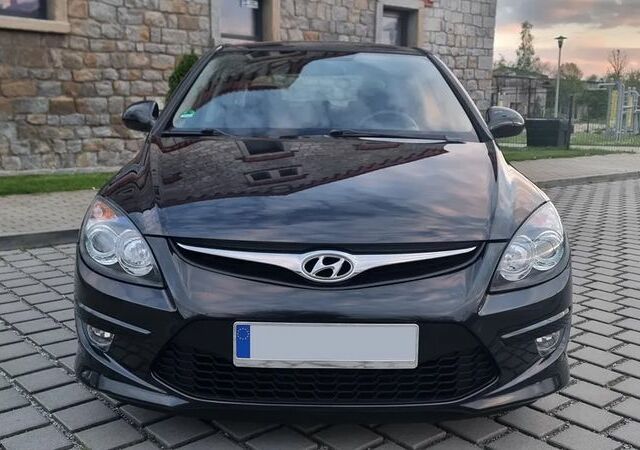 Хендай i30, объемом двигателя 1.4 л и пробегом 119 тыс. км за 5032 $, фото 13 на Automoto.ua