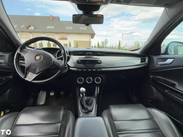 Альфа Ромео Giulietta 2012 у Європі на Automoto.ua Сірий Альфа Ромео Giulietta, об'ємом двигуна 1 л та пробігом 148 тис. км за 5691 $, фото 12 на Automoto.ua