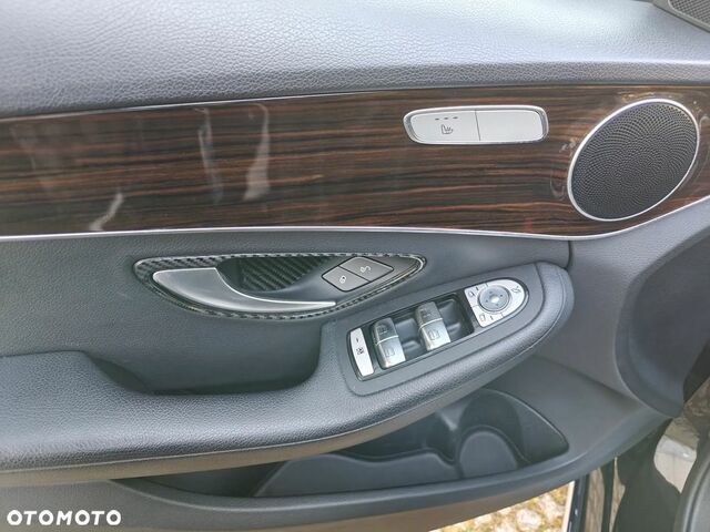 Мерседес Ц-Класс 2019 в Европе на Automoto.ua Черный Мерседес Ц-Класс, объемом двигателя 1 л и пробегом 182 тыс. км за 16925 $, фото 12 на Automoto.ua