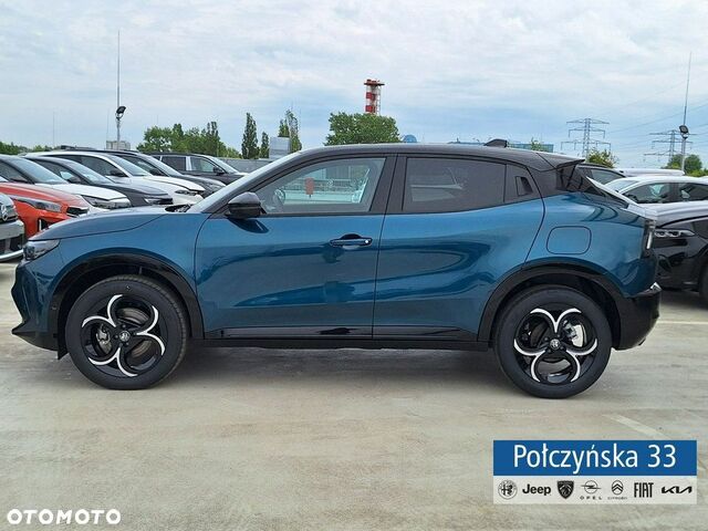 Альфа Ромео Джуниор 2025 в Европе на Automoto.ua Синий Альфа Ромео Джуниор, объемом двигателя 1 л и пробегом 7 тыс. км за 31693 $, фото 1 на Automoto.ua