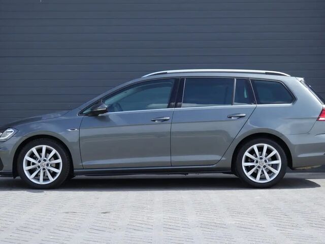 Фольксваген Гольф Вариант 2018 в Европе на Automoto.ua Серый Фольксваген Гольф Вариант, объемом двигателя 1.5 л и пробегом 57 тыс. км за 24898 $, фото 3 на Automoto.ua