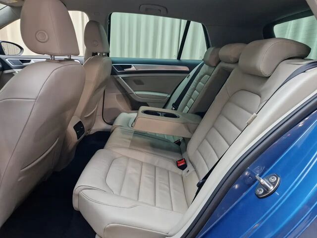 Фольксваген e-Golf 2016 у Європі на Automoto.ua Синій Фольксваген e-Golf, об'ємом двигуна 0 л та пробігом 98 тис. км за 9450 $, фото 13 на Automoto.ua