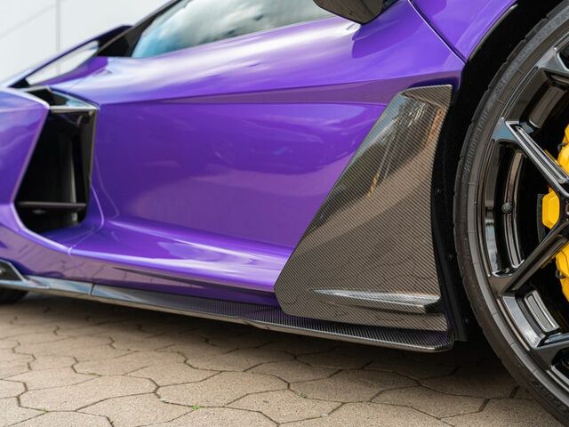 Ламборджини Revuelto 2025 в Европе на Automoto.ua Красный Ламборджини Revuelto, объемом двигателя 6.5 л и пробегом 3 тыс. км за 816664 $, фото 11 на Automoto.ua