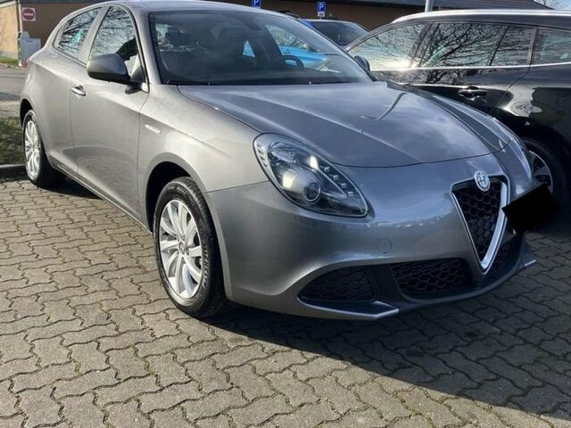 Сірий Альфа Ромео Giulietta, об'ємом двигуна 1.37 л та пробігом 27 тис. км за 21075 $, фото 4 на Automoto.ua