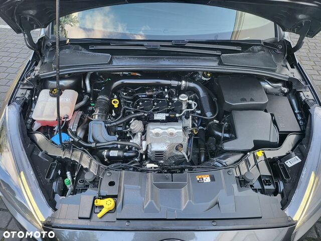 Форд Фокус, объемом двигателя 1 л и пробегом 150 тыс. км за 9482 $, фото 11 на Automoto.ua
