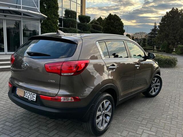 Кіа Sportage, об'ємом двигуна 1.69 л та пробігом 127 тис. км за 10994 $, фото 5 на Automoto.ua