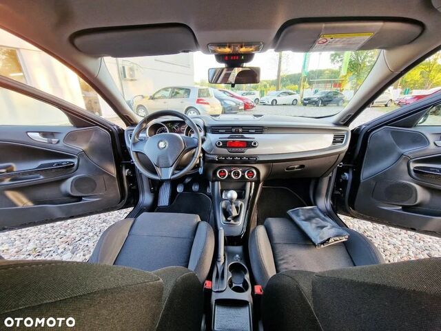 Альфа Ромео Джульетта 2011 в Европе на Automoto.ua Черный Альфа Ромео Джульетта, объемом двигателя 1 л и пробегом 204 тыс. км за 5545 $, фото 9 на Automoto.ua