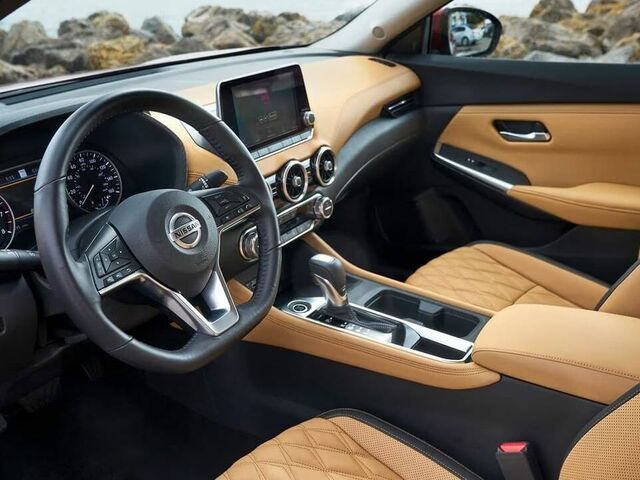 Салон Nissan Sentra 2023 Фотографии салона Nissan Sentra 2023