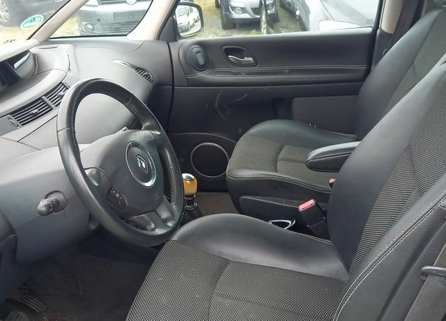 Рено Гранд Еспейс 2013 у Європі на Automoto.ua Сірий Рено Гранд Еспейс, об'ємом двигуна 2 л та пробігом 248 тис. км за 3216 $, фото 8 на Automoto.ua