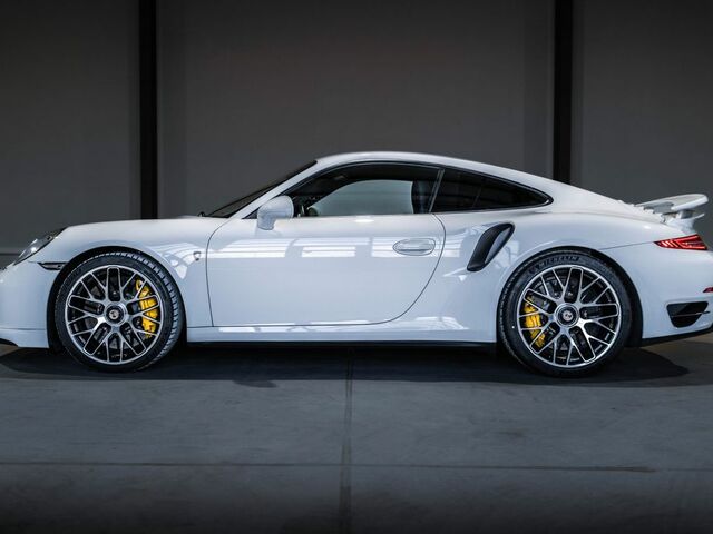 Білий Порше 911, об'ємом двигуна 3.8 л та пробігом 24 тис. км за 215066 $, фото 5 на Automoto.ua