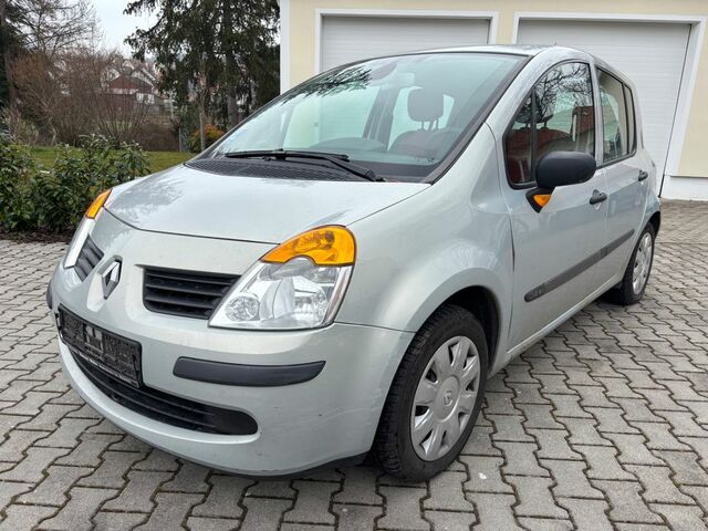 Рено Модус 2005 в Европе на Automoto.ua Серый Рено Модус, объемом двигателя 1.6 л и пробегом 208 тыс. км за 704 $, фото 1 на Automoto.ua