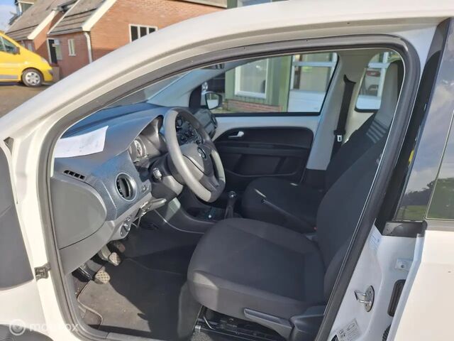 Фольксваген Ап 2019 у Європі на Automoto.ua Білий Фольксваген Ап, об'ємом двигуна 1 л та пробігом 103 тис. км за 10230 $, фото 12 на Automoto.ua