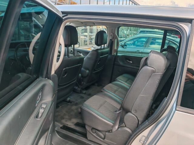 Рено Гранд Эспейс 2012 в Европе на Automoto.ua Серебряный Рено Гранд Эспейс, объемом двигателя 2 л и пробегом 257 тыс. км за 4590 $, фото 13 на Automoto.ua