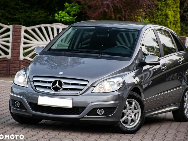 Мерседес Б-класс 2009 в Европе на Automoto.ua Серый Мерседес Б-класс, объемом двигателя 1 л и пробегом 219 тыс. км за 4819 $, фото 17 на Automoto.ua