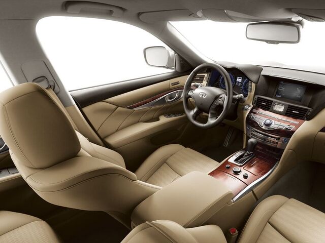 Інфініті М, Седан 2010 - н.в. 25 2.5 i V6 24V