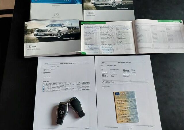 Мерседес Ц-Клас 2008 у Європі на Automoto.ua Чорний Мерседес Ц-Клас, об'ємом двигуна 1 л та пробігом 189 тис. км за 8463 $, фото 11 на Automoto.ua