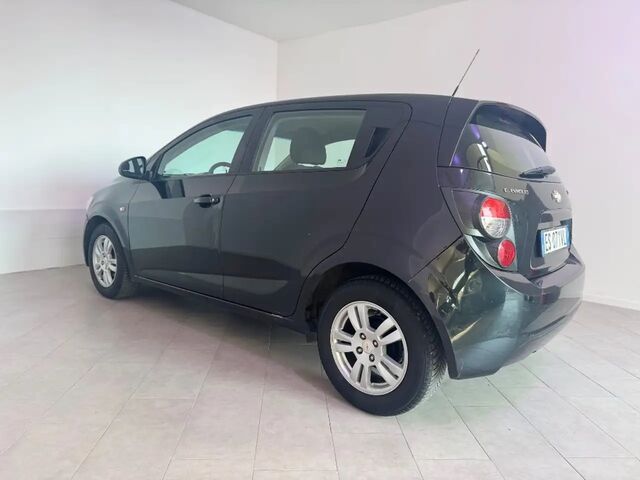 Шевроле Авео 2013 в Европе на Automoto.ua Черный Шевроле Авео, объемом двигателя 1.23 л и пробегом 129 тыс. км за 5587 $, фото 7 на Automoto.ua