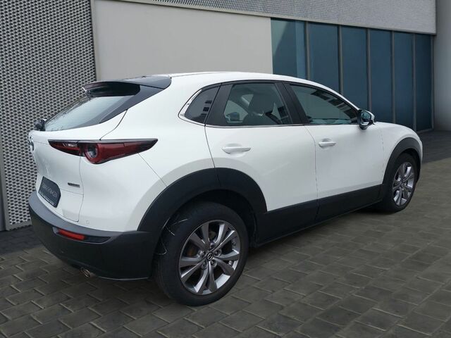 Белый Мазда CX-30, объемом двигателя 2 л и пробегом 51 тыс. км за 22511 $, фото 3 на Automoto.ua