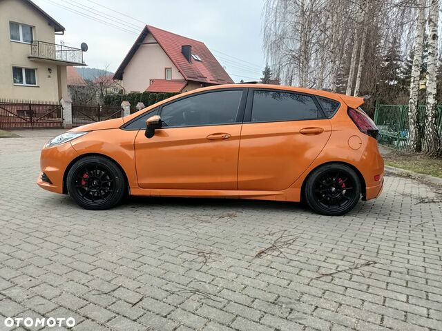 Форд Фиеста, объемом двигателя 1.6 л и пробегом 108 тыс. км за 12873 $, фото 2 на Automoto.ua