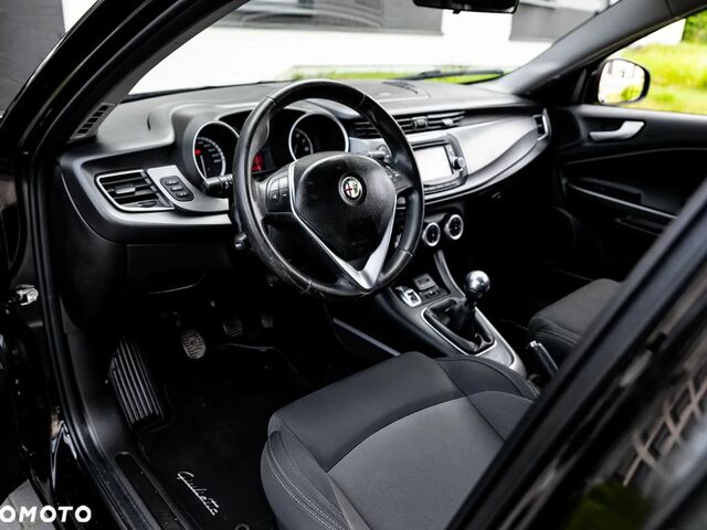 Альфа Ромео Giulietta 2016 у Європі на Automoto.ua Чорний Альфа Ромео Giulietta, об'ємом двигуна 1 л та пробігом 125 тис. км за 37900 $, фото 14 на Automoto.ua