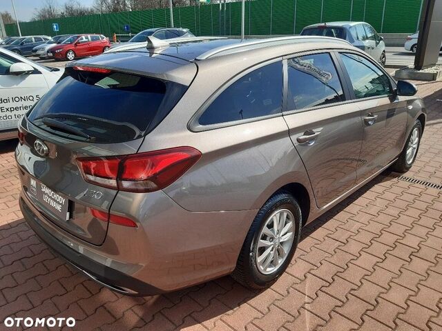 Хендай i30, объемом двигателя 1 л и пробегом 32 тыс. км за 14903 $, фото 4 на Automoto.ua