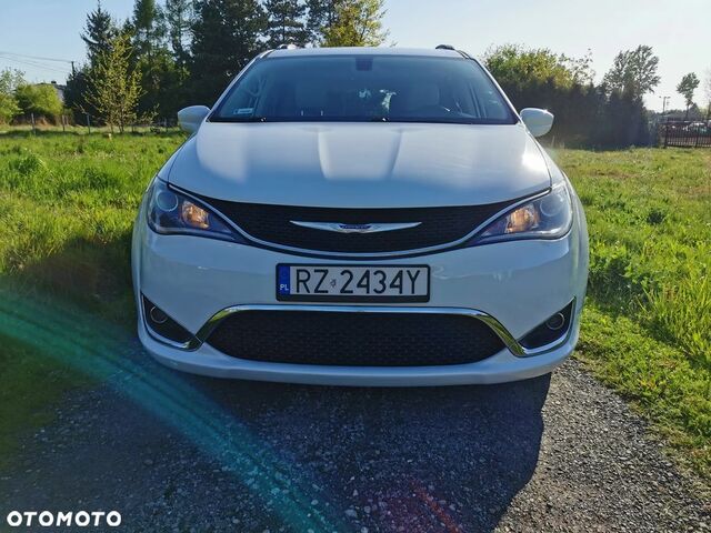 Крайслер Pacifica, об'ємом двигуна 3.6 л та пробігом 197 тис. км за 21274 $, фото 1 на Automoto.ua