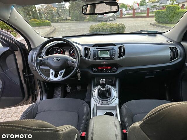 Кіа Sportage, об'ємом двигуна 1.69 л та пробігом 127 тис. км за 10994 $, фото 15 на Automoto.ua