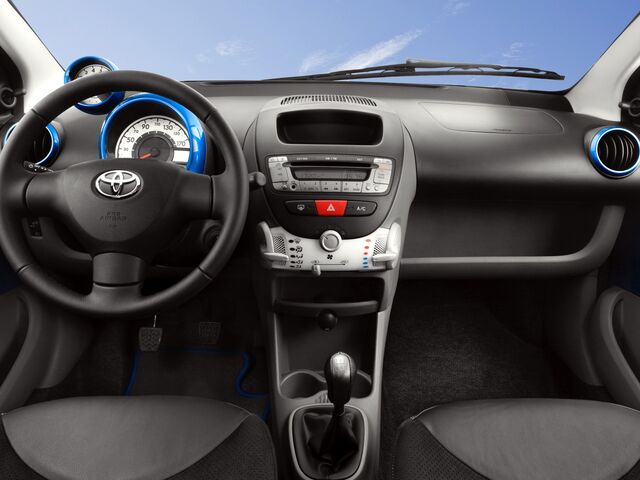 Тойота Айго, Хэтчбек 2005 - н.в. 1.0 i 12V