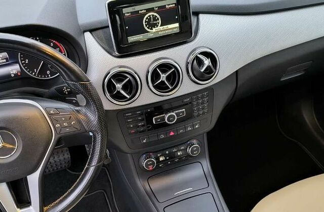 Мерседес Б-класс 2014 в Европе на Automoto.ua Черный Мерседес Б-класс, объемом двигателя 2.14 л и пробегом 237 тыс. км за 12107 $, фото 25 на Automoto.ua