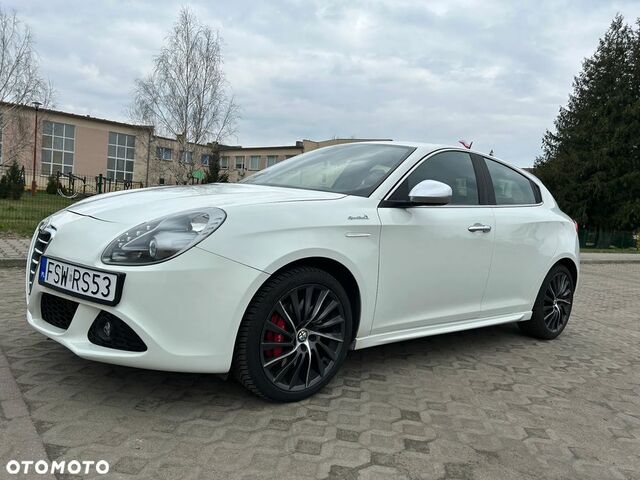 Альфа Ромео Giulietta, об'ємом двигуна 1.96 л та пробігом 267 тис. км за 7754 $, фото 6 на Automoto.ua